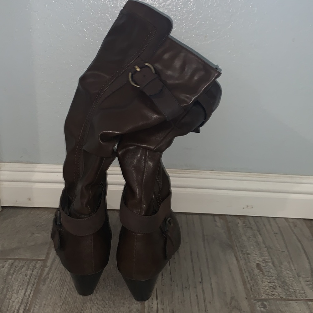 Brown Rialto boots size 8 wide calf friendly - Picture 3 of 7